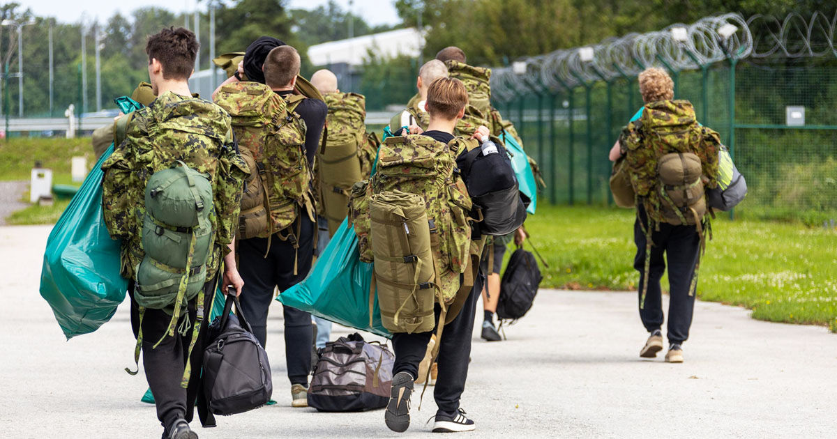 Estonia a decis să plătească bonusuri recruților pentru o bună condiție fizică.