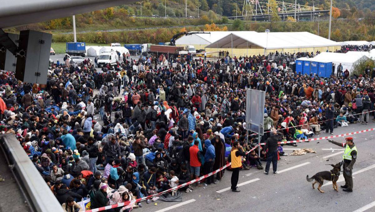 Ministrul austriac al Apărării susţine că ţara sa ia în considerare construirea unui gard la graniţa cu Italia.