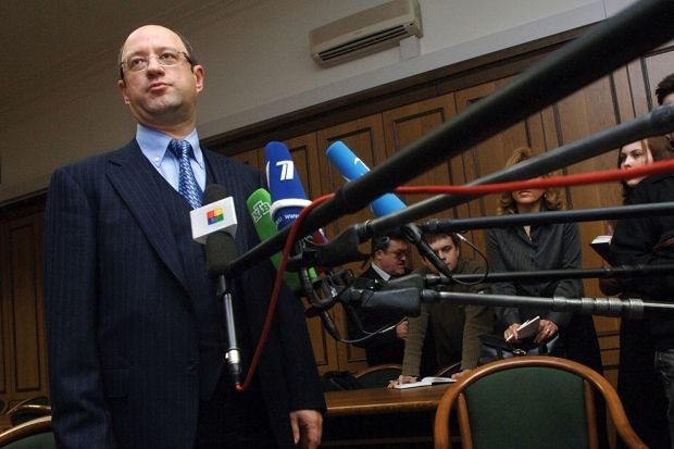 Господин Бабаков отчитался о доходе более 318 млн руб.
