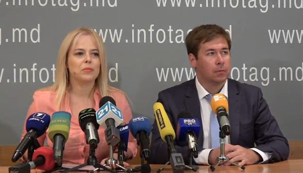 Адвокат Анна Урсаки и российский адвокат Платона Илья Новиков.