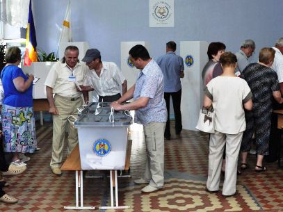 По его словам, "в ходе избирательной кампании было общее доверие к избирательному процессу", но возникли "определенные неясности".