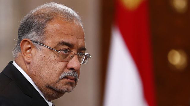 Премьер-министр Египта поехал к месту крушения самолета.