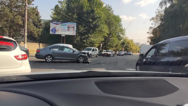 Автоледи попала в больницу в результате аварии, произошедшей на Ботанике.