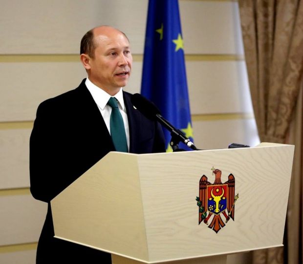 „Războiul” dintre liberal-democraţi, pe de o parte, şi fostul lor coleg Iurie Leancă, pe de altă parte, continuă pe Facebook.
