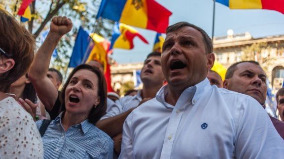 Санду и Нэстасе представят программу дальнейших действий.