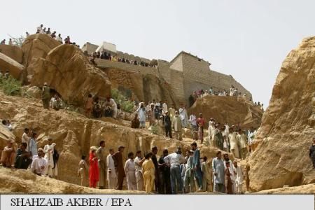 Cel puțin 11 morți într-un accident rutier în nord-vestul Pakistanului. 