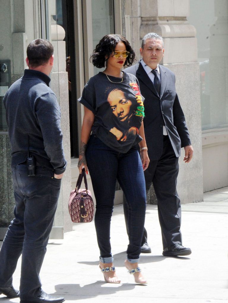 Rihanna, departe de imaginea ei fit. S-a îngrășat cu 11 kilograme. Foto: one.ro