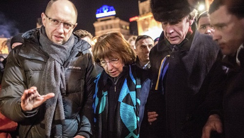 В ходе беспорядков на Украине состоятельная элита использует народные движения и выборы для принятия выгодных ей решений.