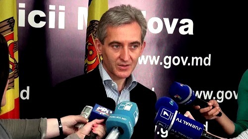 Лянкэ уверен, что "зона свободной торговли с ЕС и сохранение отношений с СНГ являются жизненно важными для экономики Молдовы, чтобы сохранить темпы положительного роста".