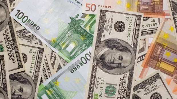 Cursul oficial al monedei unice europene este de 18,76 de lei, cu un ban mai mic decât ieri.