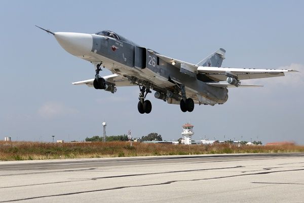 Су-24 при взлете выкатился за пределы взлетно-посадочной полосы и разбился.
