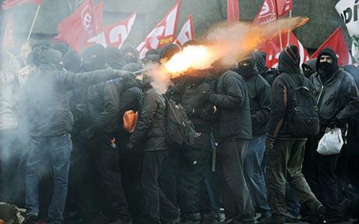 Gruparea extremistă „Antifa”, condusă de Grigore Petrenco, pregătește acțiuni cu caracter violent după scrutinul parlamentar din 30 noiembrie.
