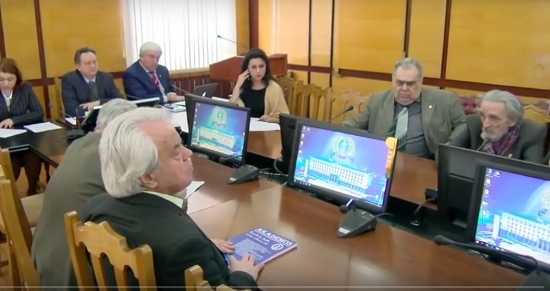 Доникэ: Дука бежит от закона.
