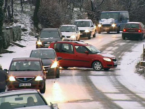 Cei care si-au asteptat rudele din Bucuresti spun ca au trait mari emotii pentru siguranta acestora.