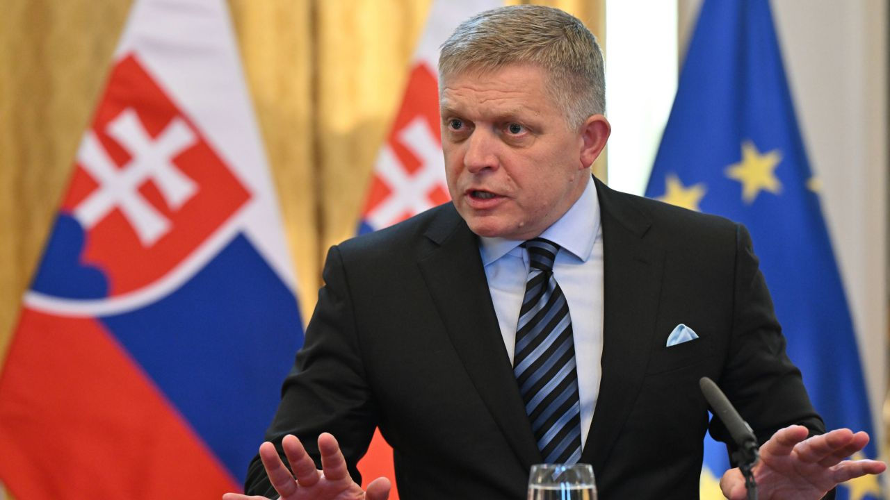 Фицо пригрозил заблокировать санкции ЕС против России.