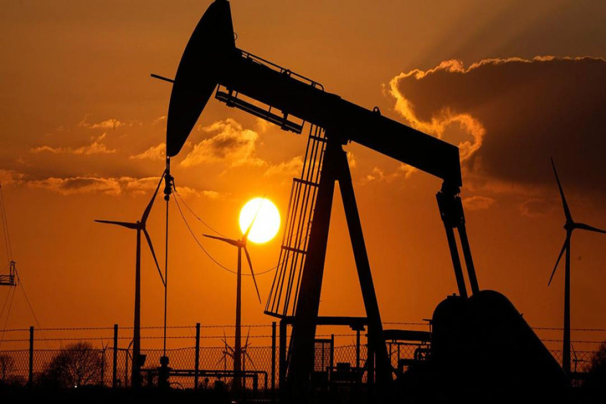 Цена нефти Brent опустилась до $78 за баррель впервые с 12 декабря.