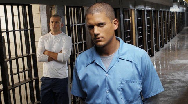 Драматический сериал «Побег» выходил на канале Fox на протяжении четырех сезонов с 2005 по 2009 год.