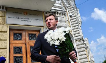 Chirtoacă îşi deapănă regretele: Dacă ar fi fost lăsat liber. Foto: Colaj Point
