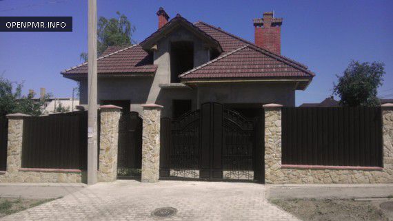 Nina Ștanski a demarat construcția unei case pentru părinții săi. Foto: openpmr.info