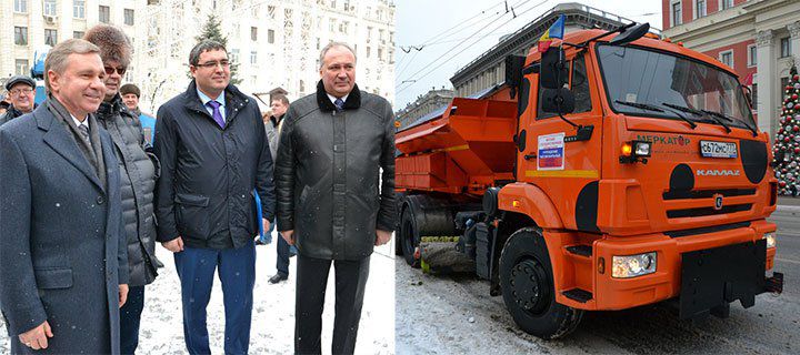 Усатый принял в подарок от Правительства Москвы снегоуборочную технику.