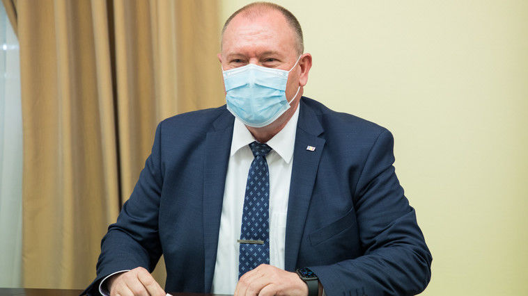 Врио премьер-министра Аурелиу Чокой. 