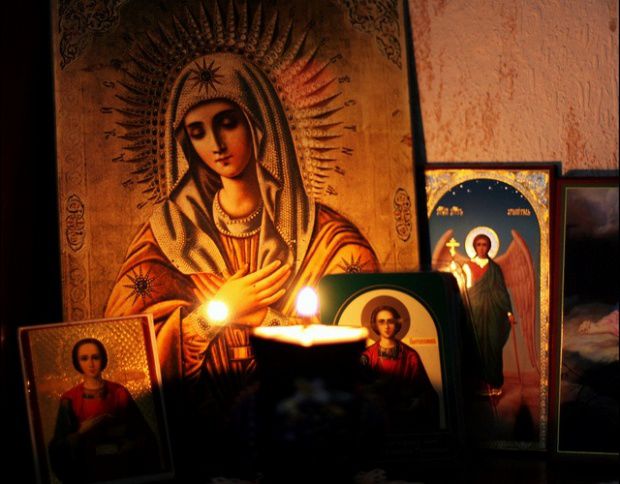 După regula Sfinţilor Apostoli, preotul care a lovit un om este supus pedepsei canonice şi oprit de la sfânta slujire. 