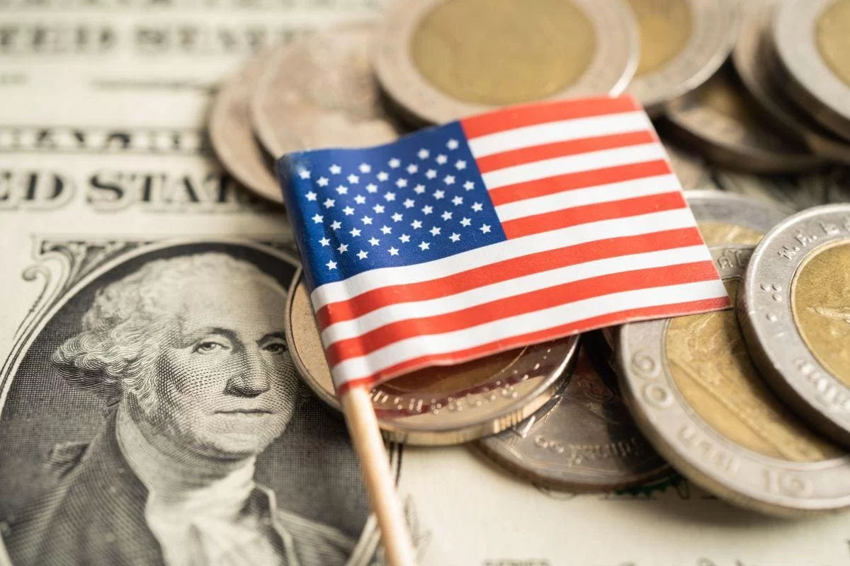 Госдолг США впервые в истории превысил $37 трлн.