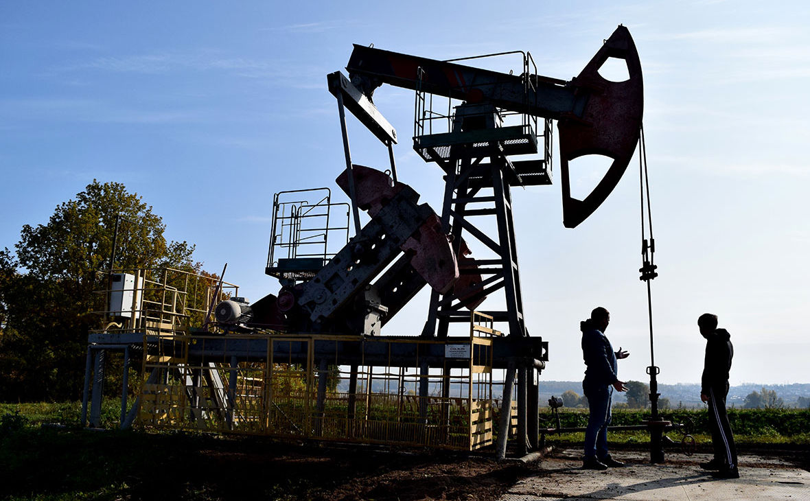 Нефть завершает ростом вторую неделю подряд.