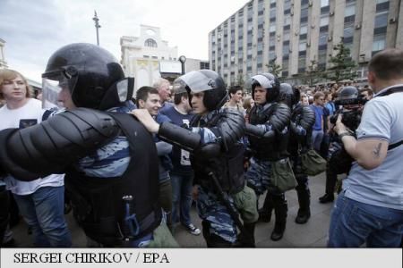 Rusia: Mai mulți manifestanți de la protestul organizat de Navalnîi, reţinuţi. Foto: agerpres.ro