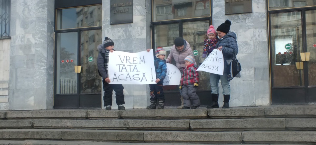 Женщина сообщила, что у нее нет работы и без мужа ей не справиться.