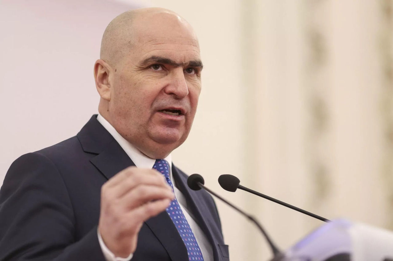 Премьер Румынии ограничил поездки министров, чтобы избежать траты госсредств.