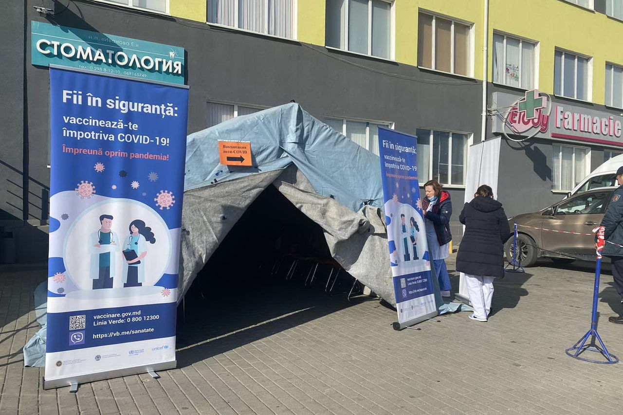 В Комрате заработали мобильные пункты вакцинации.