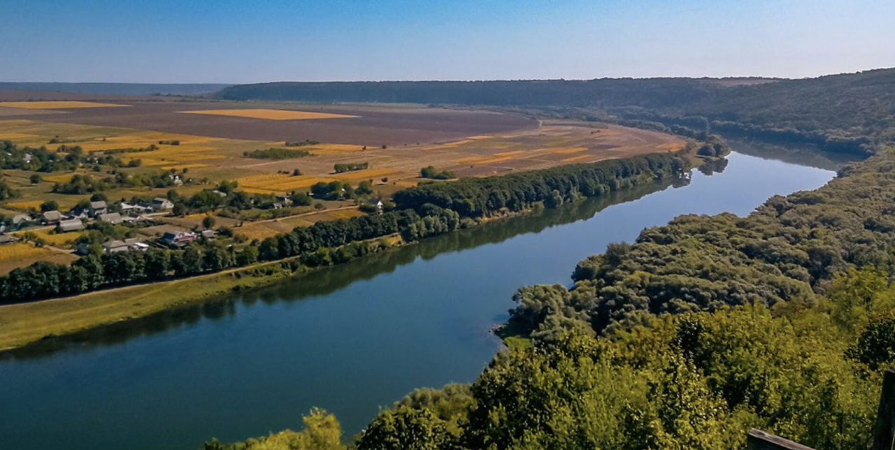 В Молдове 16 ведомств мобилизовали из-за падения уровня воды в Днестре.