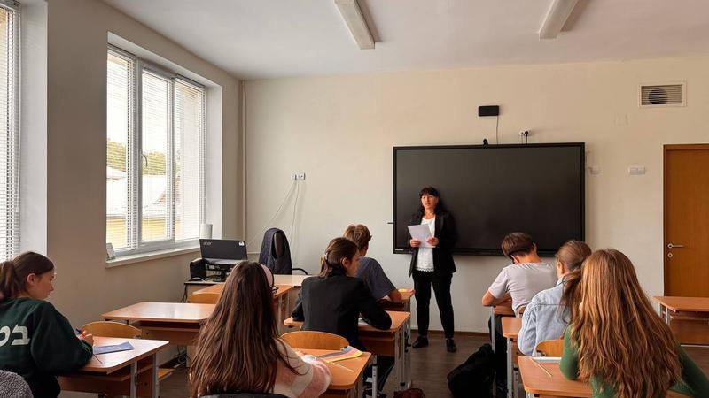 Criză de cadre în școli: Profesorii sunt supraîncărcați și predau peste norma stabilită.