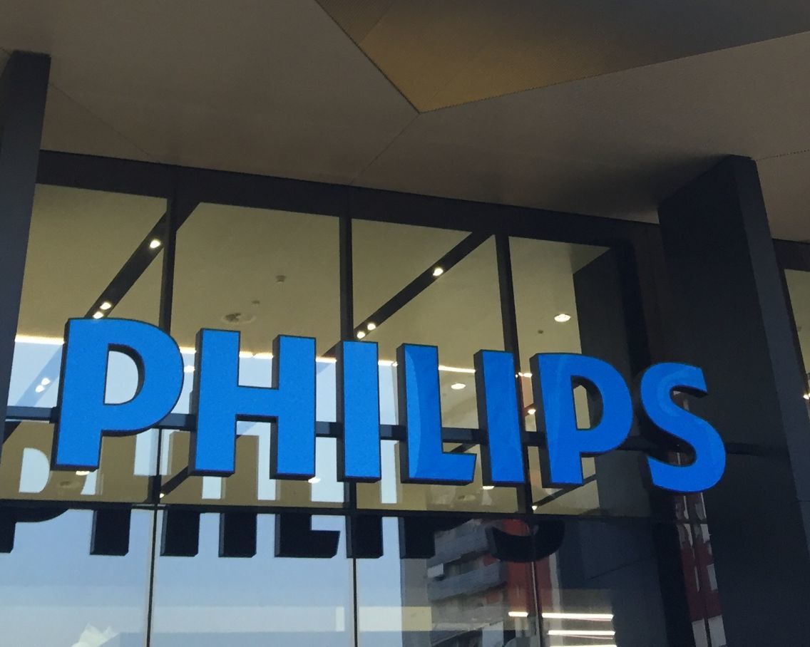 Philips планирует отказаться от производства бытовой техники. 