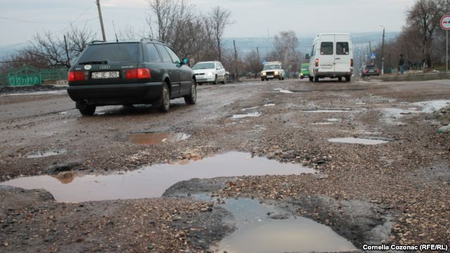 Republica Moldova a acumulat la calitatea drumurilor cel mai mic punctaj dintre toate țările - 1,5 din 7.