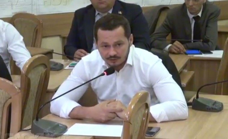 Мунсоветник от Народно-европейской партии Руслан Кодряну.