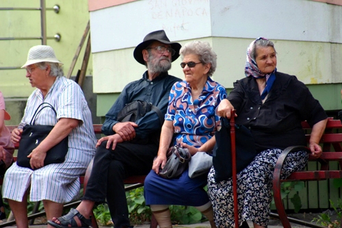 În ţară se atestă o discrepanţă între pensii şi indexări