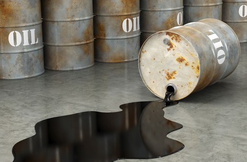 Нефть стремительно дешевеет. Фото: bizozo.ru