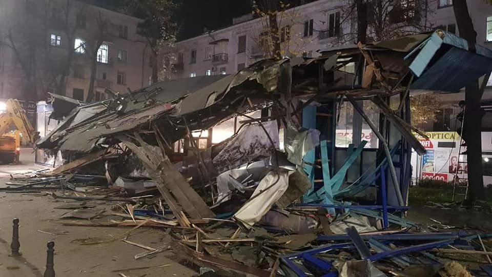 Чебан: В центре Кишинева демонтирована остановка, превращенная в торговый центр.