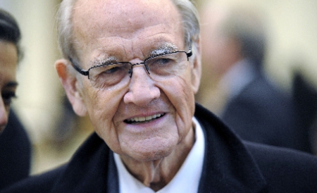 Richard Nixon, a decedat duminică dimineaţa la vârsta de 90 de ani, a anunţat familia acestuia, relatează AFP