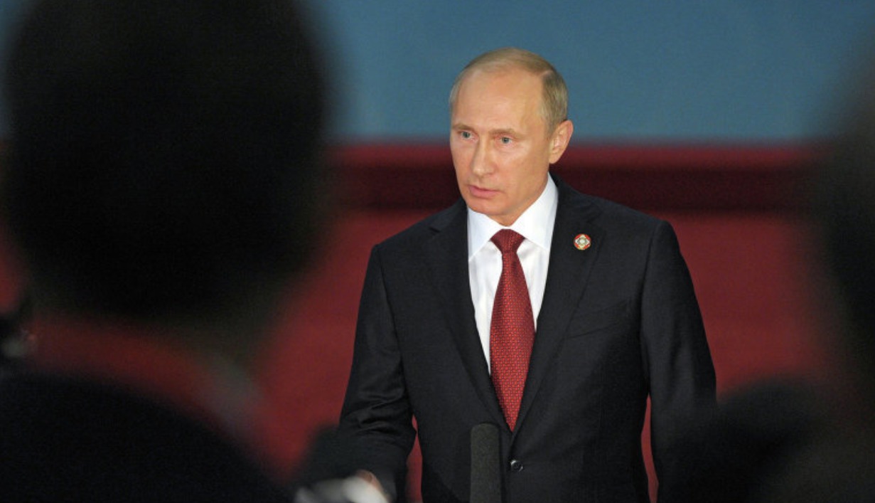 Путин знаком с работой органов спецслужб не понаслышке.