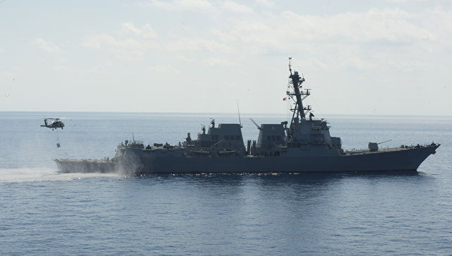 США направили ракетный эсминец в Южно-Китайское море.