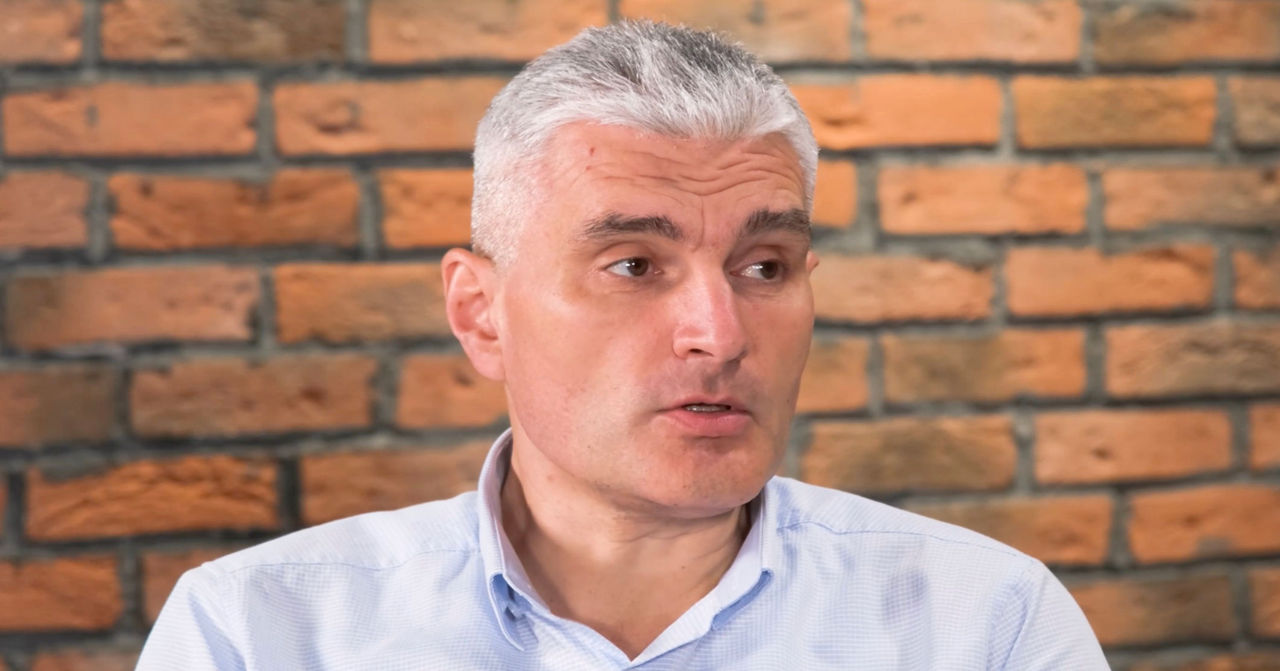 Слусарь: Некомпетентность министров пытались оправдать внешними факторами.
