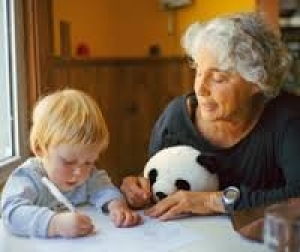 În jumătate de an, mama fetiței și-a revenit. Îngrijea de micuță, mergea la muncă și totul părea minunat.