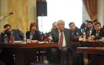 Potrivit unui comunicat remis presei, comuniştii vor discuta situaţia politică actuală