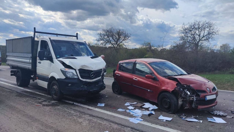 ДТП с участием трех автомобилей на въезде в Гратиешты: пострадали двое детей.