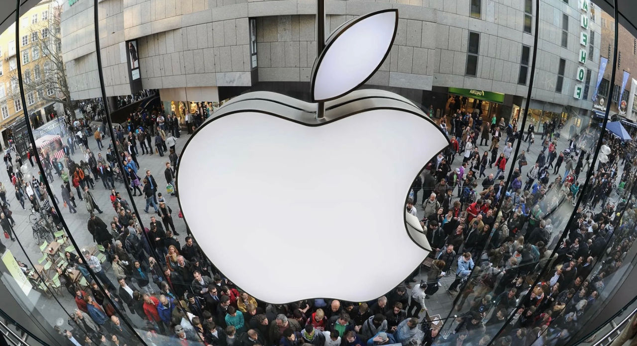 Bloomberg: Apple увеличила выпуск iPhone в Индии, расширяя производсто вне Китая.