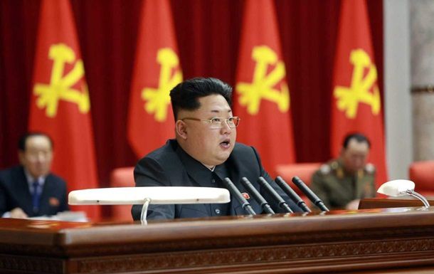 Ким Чен Ын казнил музыкантов из оркестра жены. Фото: KCNA / Reuters