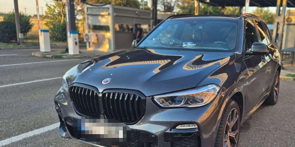 У гражданина Молдовы на КПП «Албица» изъяли люксовый автомобиль.